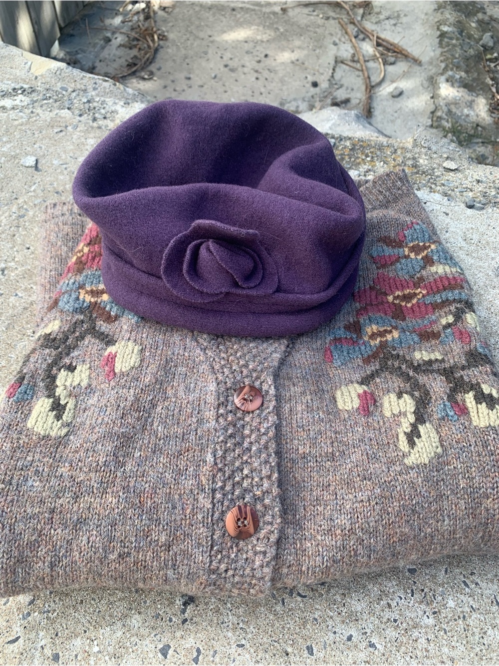 100% Pure Wool -VTG-Parkhurst Canada Purple Cloche Hat Rosette One Size